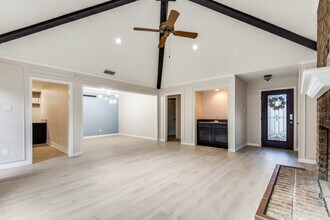 3915 St Christopher Ln in Dallas, TX - Foto de edificio - Building Photo