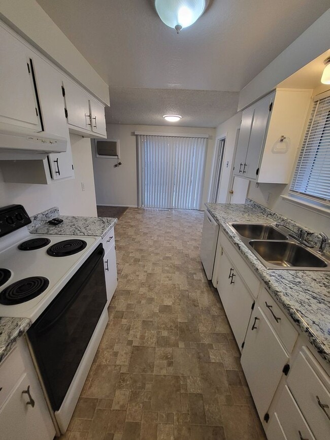 4993 August Dr in Carson City, NV - Building Photo - Building Photo