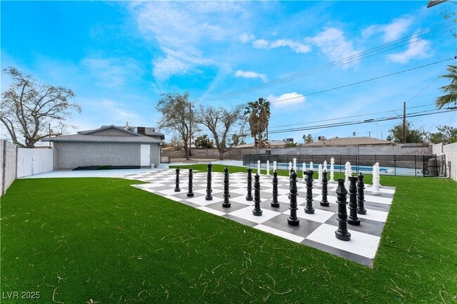 6128 Jones Cir in Las Vegas, NV - Building Photo - Building Photo