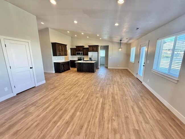 884 W Factory St in Garland, UT - Building Photo - Building Photo