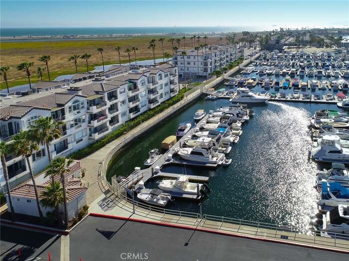 4167 Warner Ave in Huntington Beach, CA - Building Photo