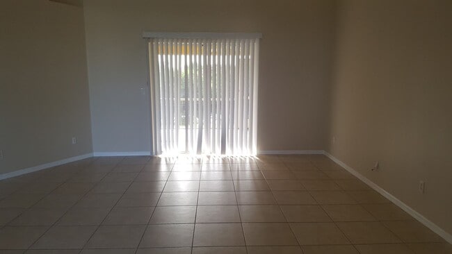 1405 NE 5th Pl in Cape Coral, FL - Building Photo - Building Photo