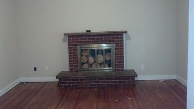 11318 E Park St in Sugar Creek, MO - Building Photo - Building Photo