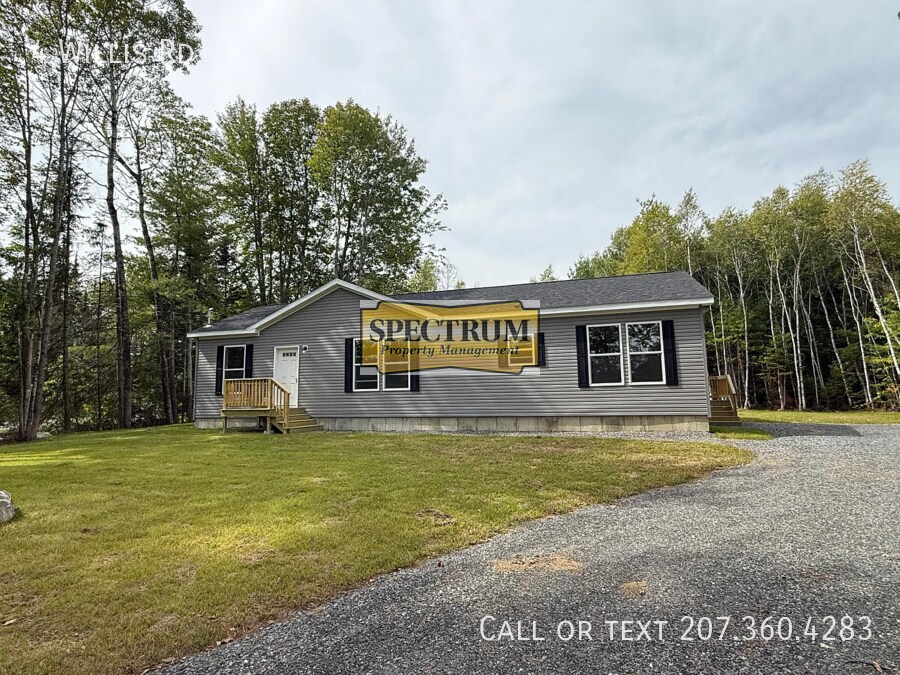 4 Willis Rd in Benton, ME - Building Photo