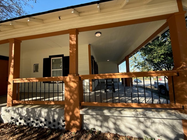 property at 3778 Log Cabin Dr