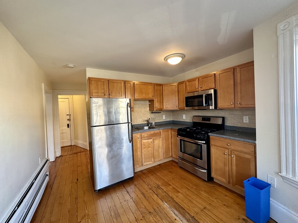 23 Ware St, Unit 5 in Cambridge, MA - Building Photo