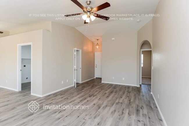 491 E Mesquite Ave in Apache Junction, AZ - Foto de edificio - Building Photo