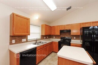 6037 Weatherwood Cir in Wesley Chapel, FL - Foto de edificio - Building Photo