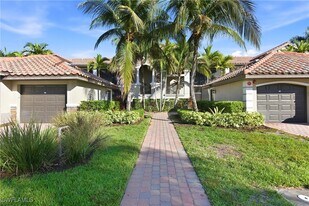 9844 Venezia Cir in Naples, FL - Building Photo