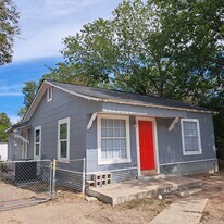 909 Sims Ave in San Antonio, TX - Building Photo