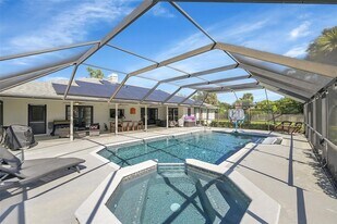 8606 Arrowhead Dr in Wellington, FL - Building Photo