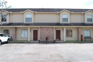 1302 Windsor St, Unit 1302 in La Place, LA - Building Photo