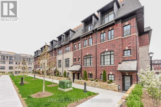 35-135 Lunar Cres in Mississauga, ON - Building Photo - Building Photo