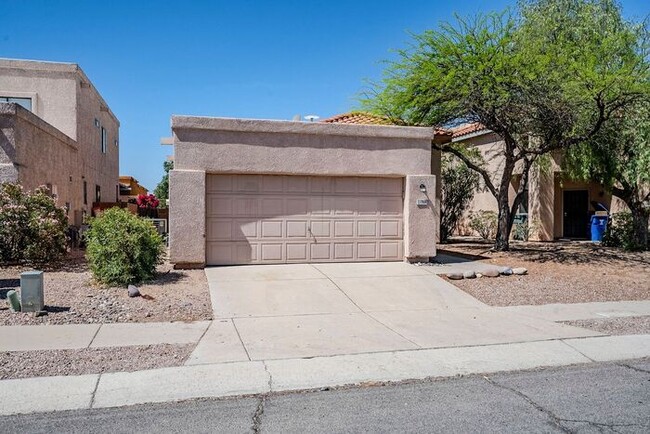 7886 S Castle Bay St in Tucson, AZ - Foto de edificio - Building Photo