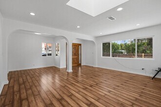 20644 Roscoe Blvd in Winnetka, CA - Building Photo - Building Photo
