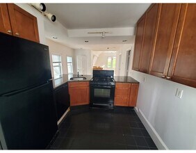 6 Bowdoin Park-Unit -3 in Boston, MA - Building Photo - Building Photo