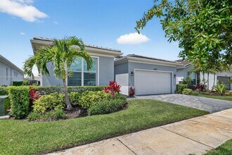 10407 SW Aquila Wy in Port St. Lucie, FL - Building Photo - Building Photo