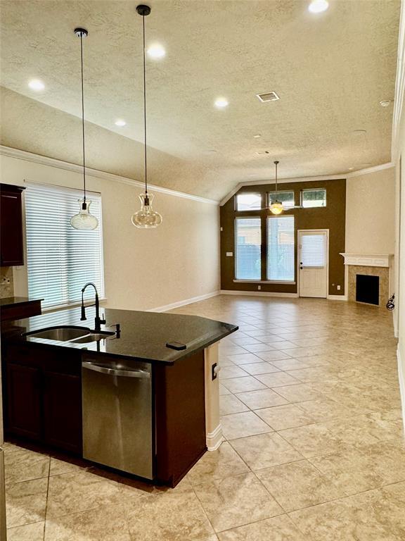 8126 W Pine Creek Bend in Cypress, TX - Building Photo - Building Photo