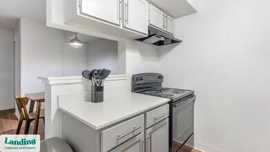 1071 Clayton Ln, Unit M1408 in Austin, TX - Building Photo - Building Photo