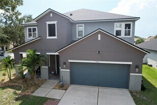 404 Crichton St in Ruskin, FL - Building Photo
