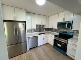 705 E Drake Rd in Fort Collins, CO - Building Photo