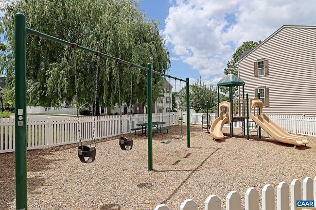 2135 Saranac Ct in Charlottesville, VA - Building Photo - Building Photo