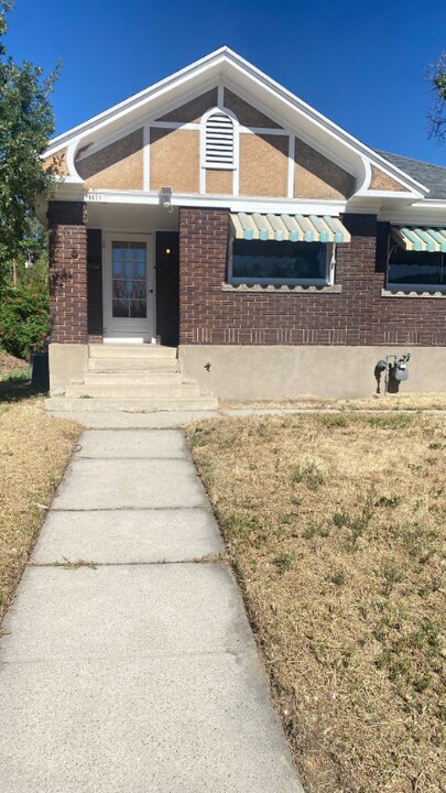 8671 S State St-Unit -Full House in Sandy, UT - Building Photo
