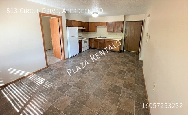 213 13th Ave E in Webster, SD - Building Photo - Building Photo