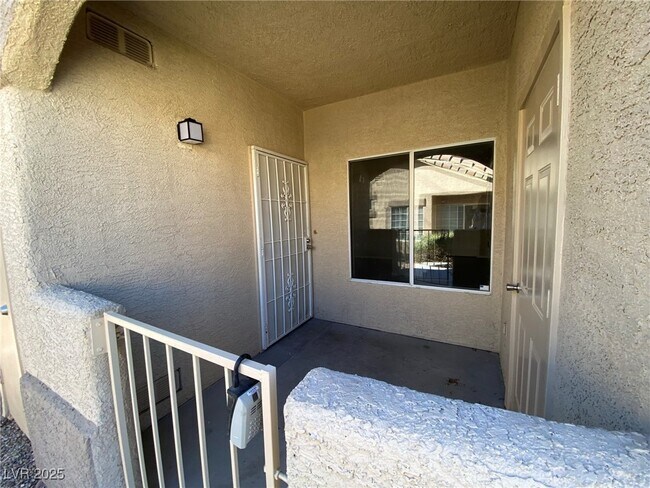 1401 Michael Way in Las Vegas, NV - Building Photo - Building Photo