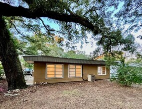 1493 Guice Pl in Biloxi, MS - Building Photo - Building Photo