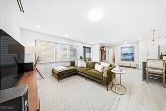 4548 Genoa Ave in Naples, FL - Building Photo - Building Photo