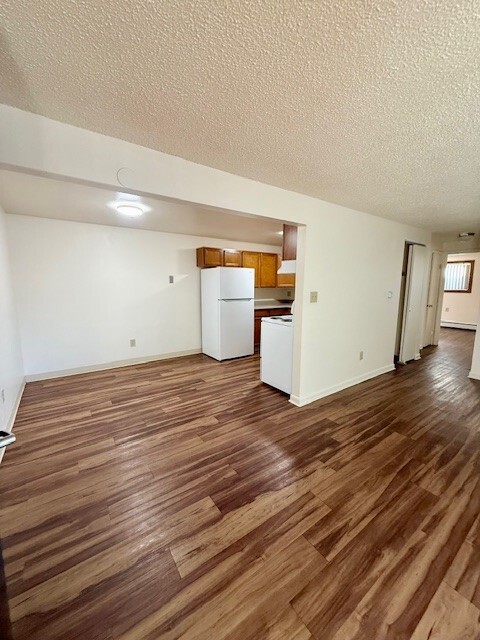 Cottonwood Apartments in Longmont, CO - Building Photo - Building Photo