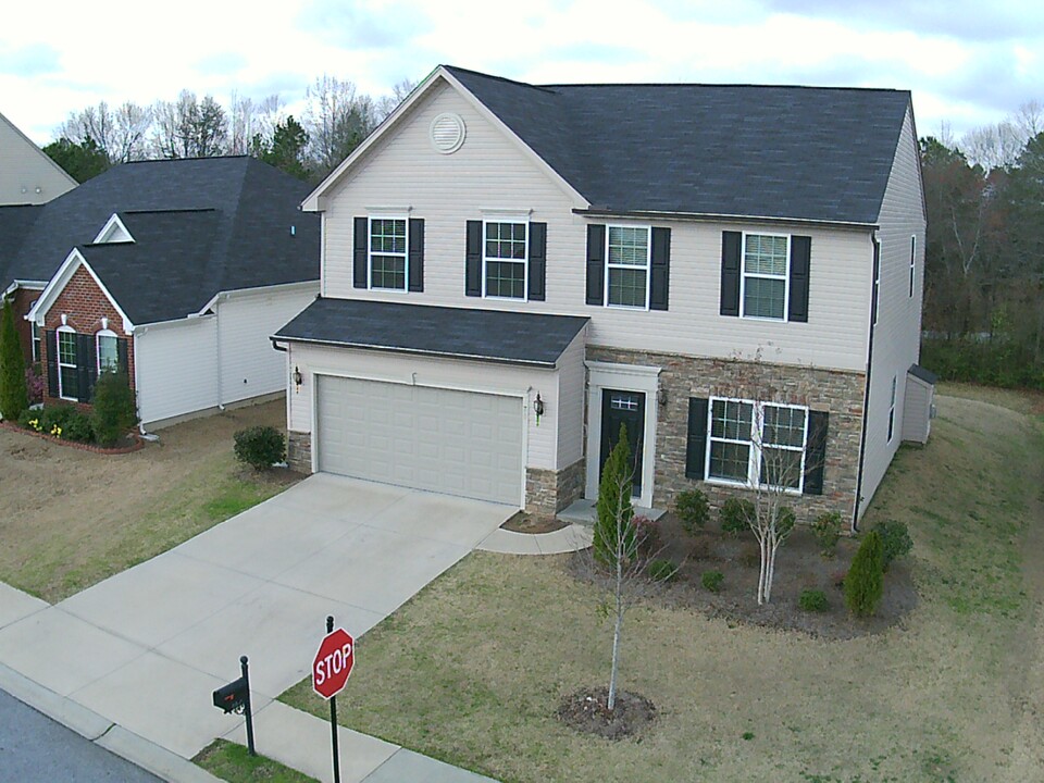 71 Chapel Hill Lane in Simpsonville, SC - Building Photo