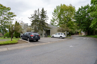 Walnut Hill in Redmond, WA - Building Photo - Building Photo