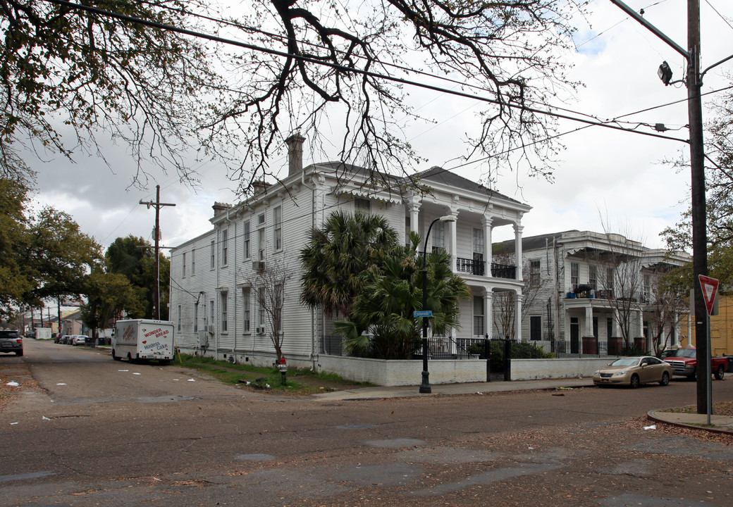 1631 Esplanade Ave in New Orleans, LA - Building Photo