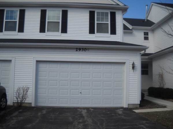 2930 Glacier Way in Wauconda, IL - Building Photo