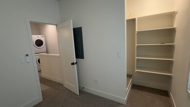 7026 SE Duke St in Portland, OR - Building Photo - Building Photo