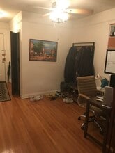 30-83 Crescent St, Unit D6 in Queens, NY - Building Photo - Building Photo