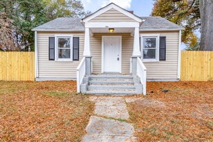 624 Effingham Dr in Richmond, VA - Building Photo