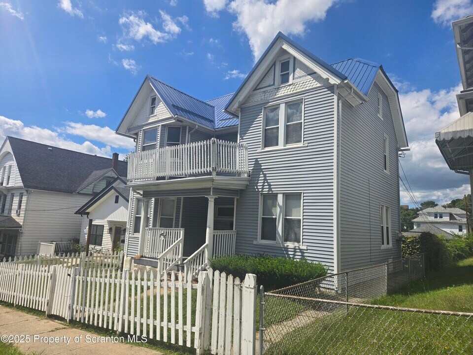 535 Harrison Ave in Scranton, PA - Building Photo