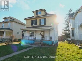 5051 Huron St in Niagara Falls, ON - Building Photo