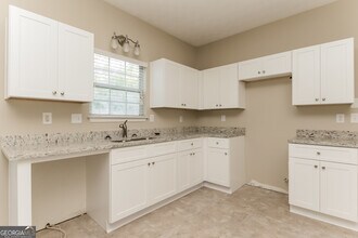 827 Shadow Lake Dr in Lithonia, GA - Building Photo - Building Photo