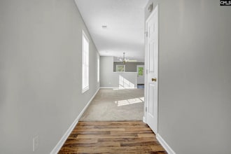 303 Castle Ridge Dr in Columbia, SC - Foto de edificio - Building Photo