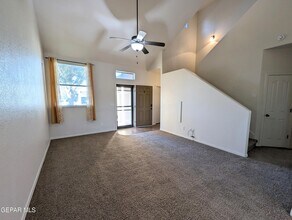 5000 Silver Ranch Ave in El Paso, TX - Building Photo - Building Photo