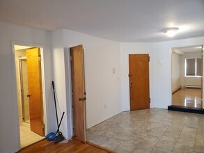 3628 166th St, Unit 1st Floor in Flushing, NY - Building Photo - Building Photo