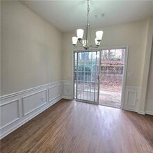 2412 Elkhorn Ter in Duluth, GA - Foto de edificio - Building Photo