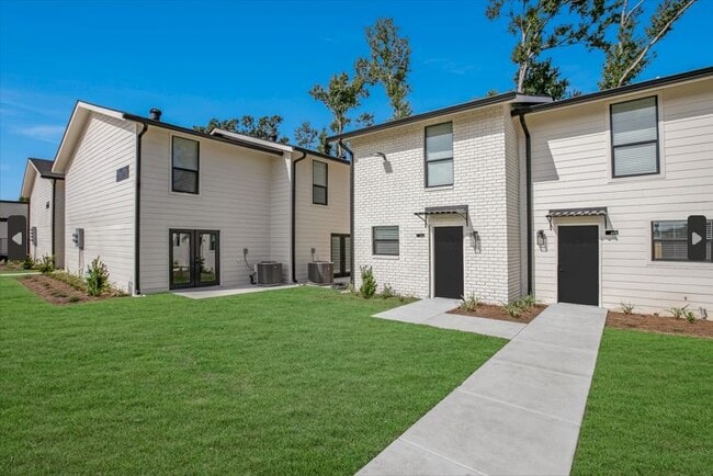 Zurqui at Cypress in New Orleans, LA - Building Photo - Building Photo