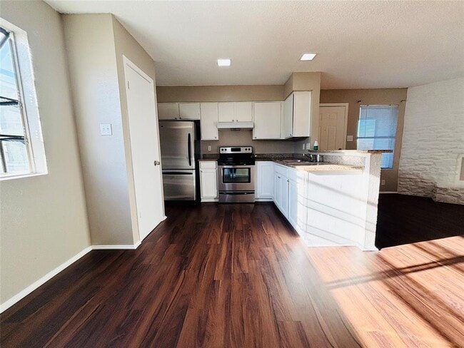 10211 Brownie Dr in Austin, TX - Building Photo - Building Photo