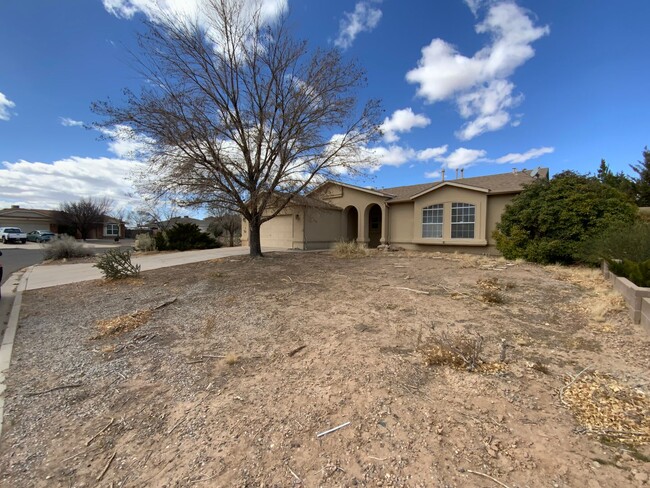 7284 Spruce Mountain Loop NE in Rio Rancho, NM - Building Photo - Building Photo