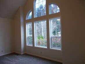 1266 NW Timber Shadow Ct in Silverdale, WA - Building Photo - Building Photo